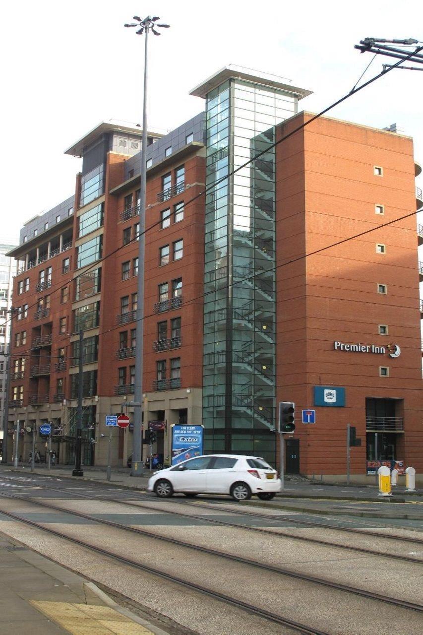 Premier Inn Manchester Central Esterno foto